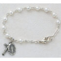 5 1/2in Imitation Pearl Like Glass Bracelet